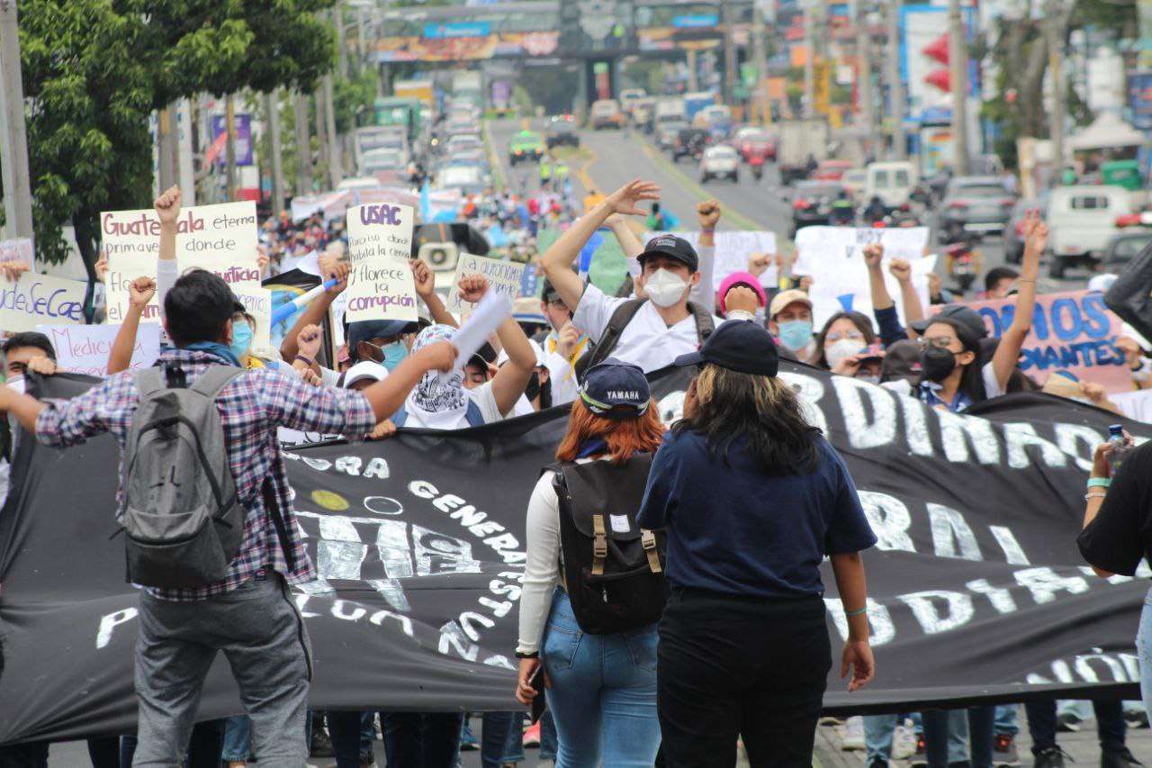 Tausende auf den Straßen von Guatemala amerika21