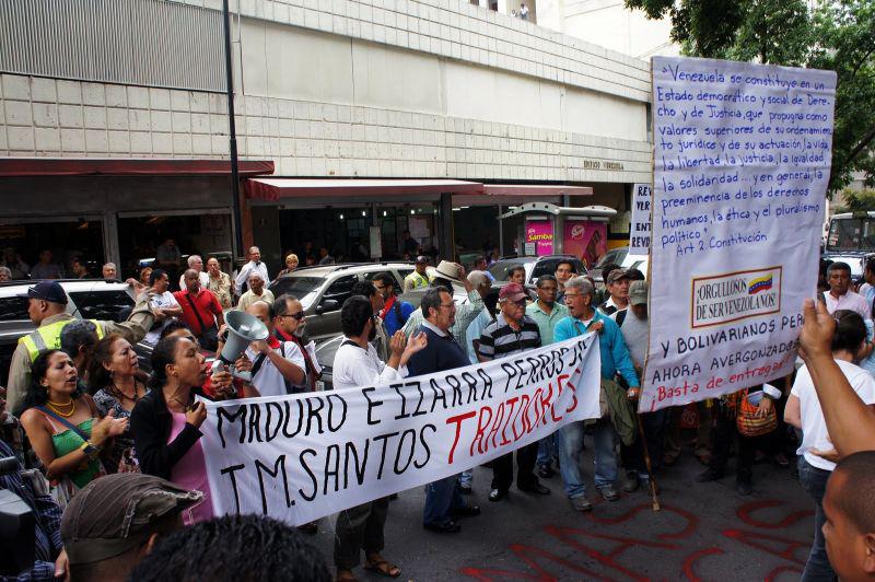 "Maduro und Izarra Hunde von Santos, Verräter"