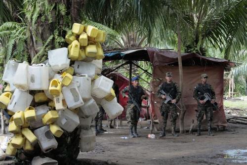 Militär bei der Räumung der besetzten Siedlung Paso de Aguán in der Aldea Panamá