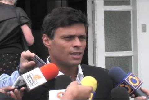 Leopoldo López vor Medien