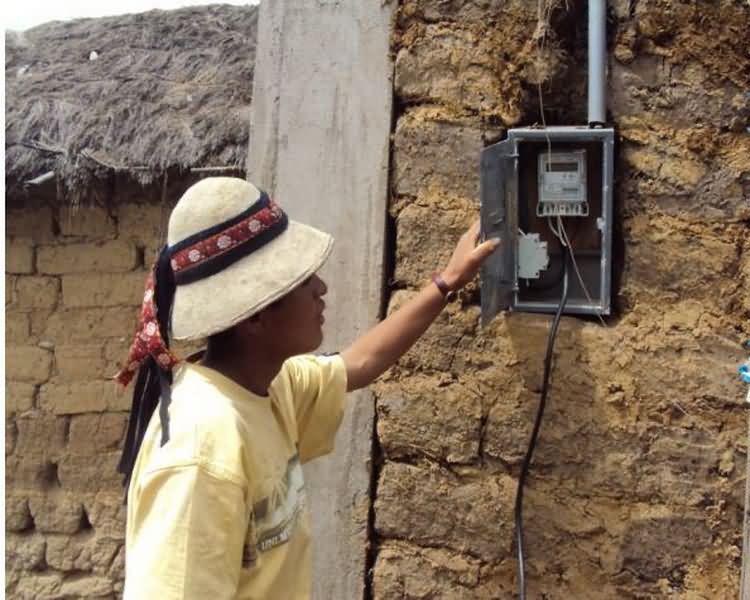 Elektrifizierung in einer Asacasi-Gemeinde