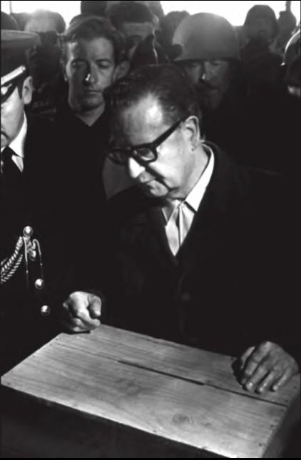 Salvador Allende während der Parlamentswahlen 1973