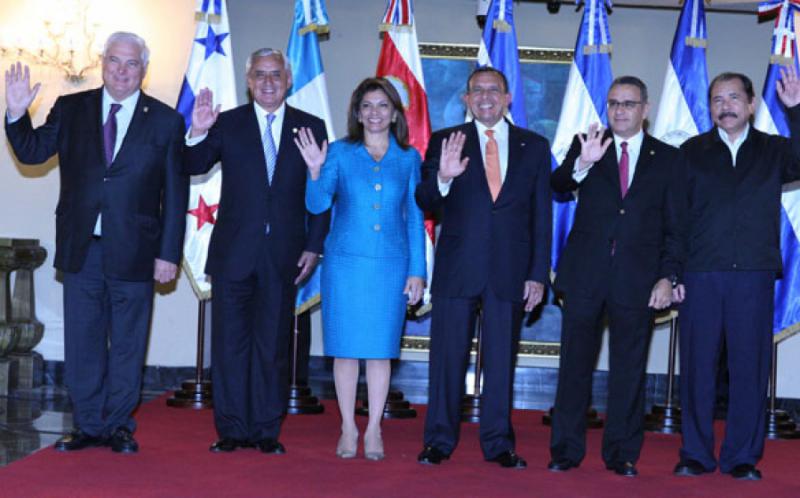 Fünf Präsidenten und eine Präsidentin Zentralamerikas