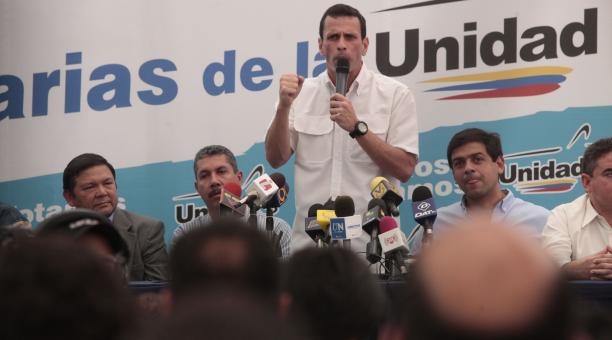 Henrique Capriles (Mitte) will Hugo Chávez als Präsident Venezuelas ablösen