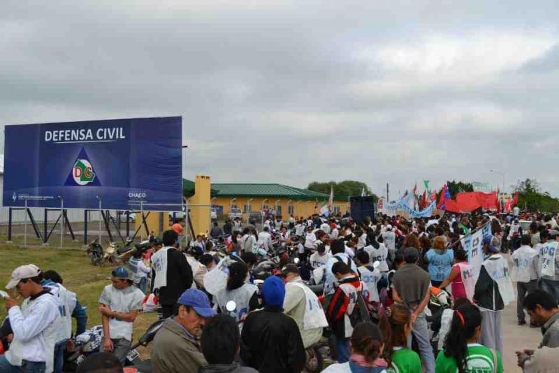 Protestkundgebung gegen die geplante Militärbasis am Flughafen von Resistencia