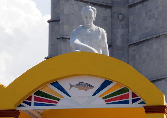 Die Bühne für den Papst auf dem Platz der Revolution in Havanna steht schon