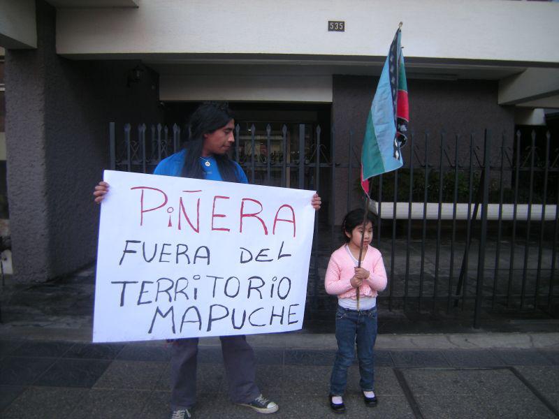 Demonstrant in Ercilla: "Piñera - verschwinde vom Territorium der Mapuche"