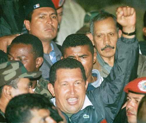 Der 13. April 2002: Chávez kehrt nach Caracas zurück. Der Putsch der Oligarchie wurde von der Bevölkerung und loyalen Militärs zurückgeschlagen.