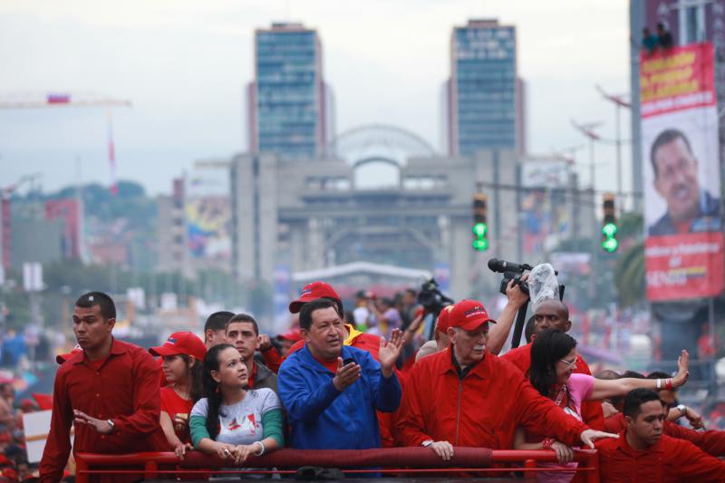 Zum Abschluss der Wahlkampagne kamen Hundertausende Anhänger des Präsidenten in Caracas zusammen.