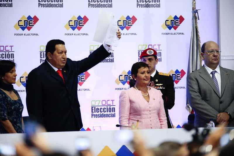 Chávez wird vom Wahlrat offiziell als Sieger der Präsidentschaftswahlen bestätigt.