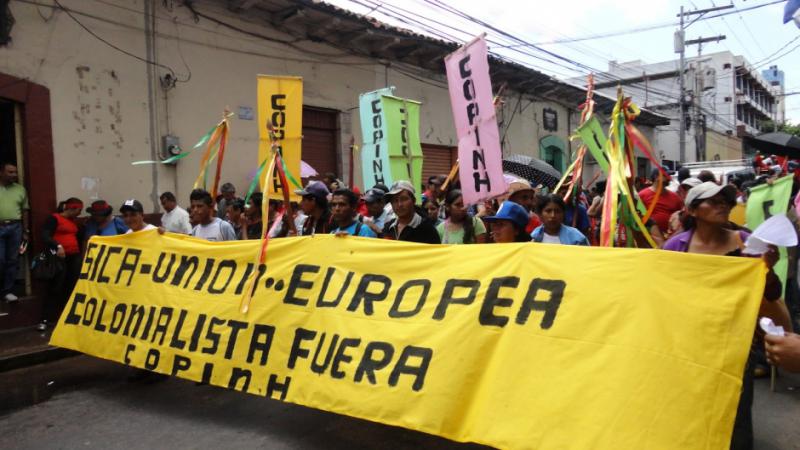Demonstranten, hier in Honduras, warnen vor der erneuten Kolonialisierung Mittelamerikas