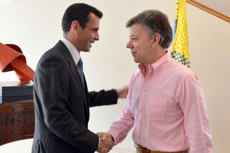 Henrique Capriles Radonski und Kolumbiens Präsident Juan Manuel Santos am Mittwoch in Bogotá