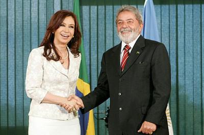 Argentiniens Präsidentin Cristina Fernández und der frühere Präsident Brasiliens, Lula da Silva, beschlossen 2008 die atomare Zusammenarbeit