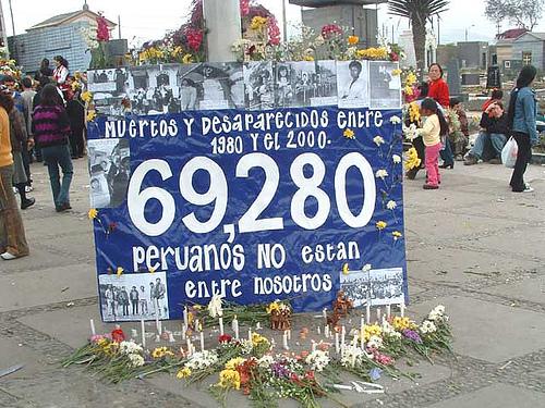 Zum Gedenken: "Tote und Verschwundene zwischen 1980 und 2000. 69.280 Peruaner sind nicht mehr unter uns"