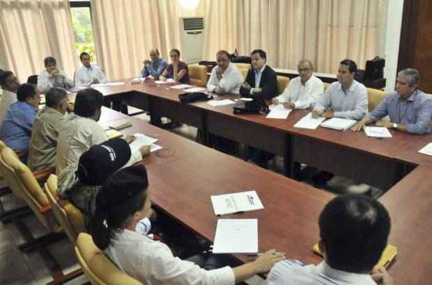 Delegierte der Regierung und der FARC bei den Friedensgesprächen in Havanna