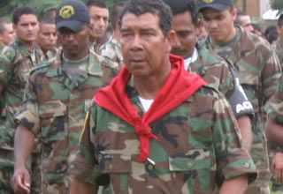 Der Chef der paramilitärischen "Selbstverteidigungsgruppen der Bauern von Magdalena Medio" (Acmm), José Ramón Isaza