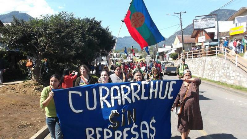 Bürger der Kommune Curarrehue protestieren gegen Wasserkraft-, Bergbau- und Fischzuchtprojekte