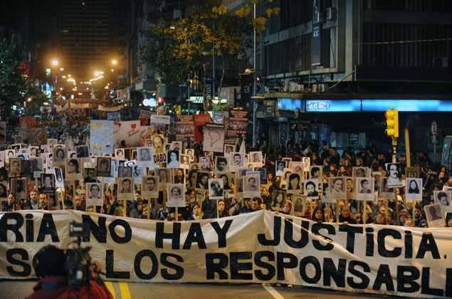 Schweigemarsch in Montevideo: "In meinem Land gibt es keine Gerechtigkeit. Wer sind die Verantwortlichen?"