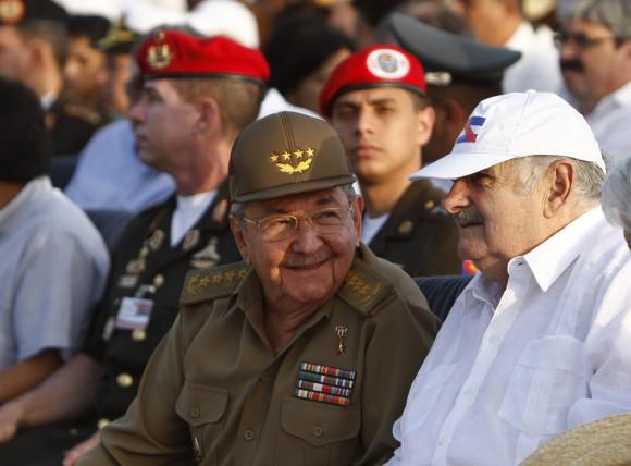 Raúl Castro mit seinem uruguayische Amtskollegen Mujica