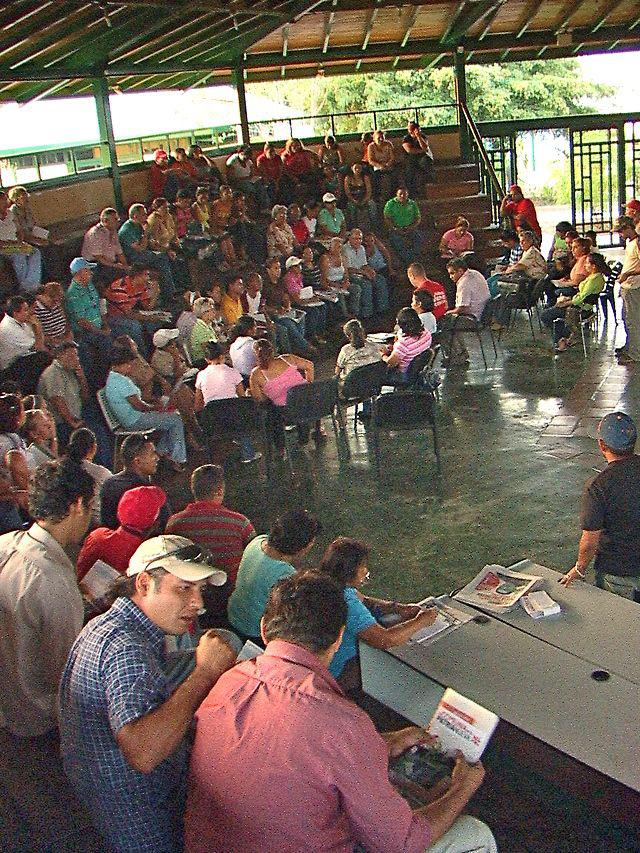 Plenum in der Comuna Socialista "Ataroa" im Jahr 2010