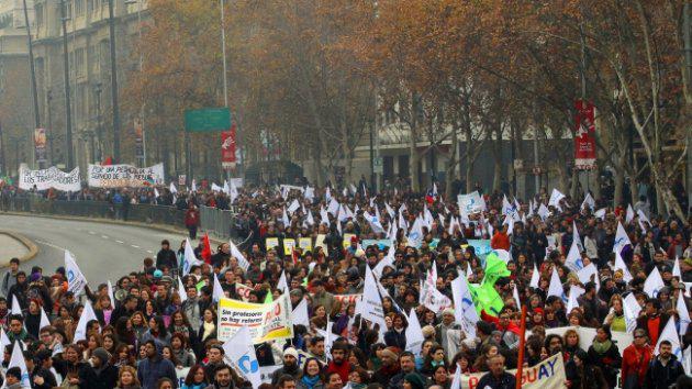 Zehntausende Lehrer protestierten  für mehr Mitspracherecht in der Bildungsreform und verbesserte Arbeitsbedingungen