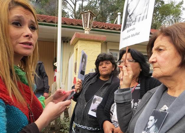 Proteste vor der Colonia Dignidad in Chile