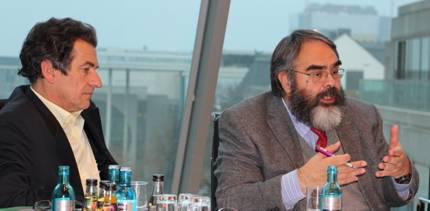 Botschafter Jorge Jurado und der Abgeordnete Klaus Barthel bei der Zusammenkunft im Bundestag am Mittwoch