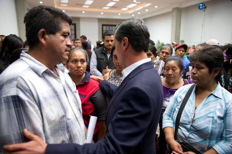 Präsident Peña Nieto beim Treffen mit Angehörigen der verschwundenen Studenten am Mittwoch