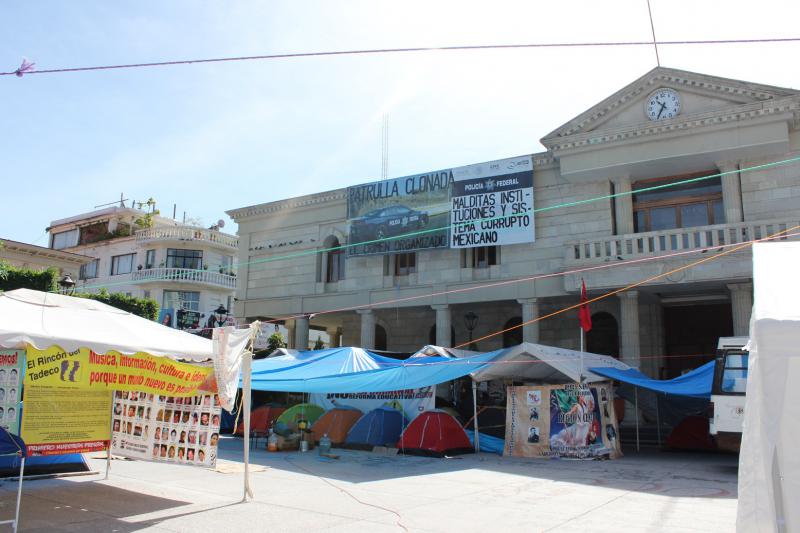 Protestcamp auf dem Marktplatz von Chilpancingo