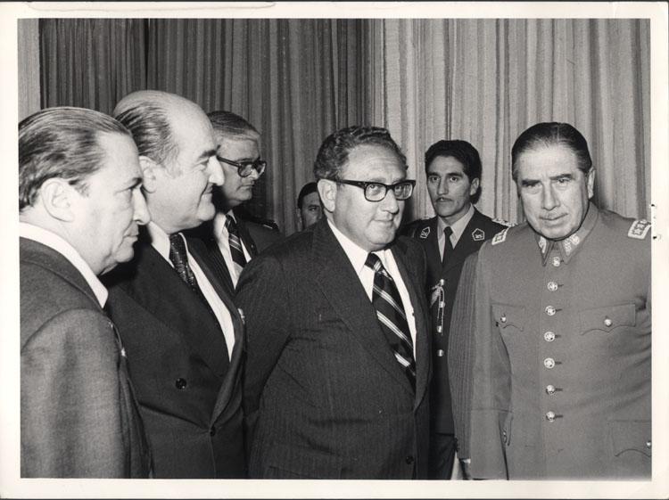 Henry Kissinger und Chiles Diktator Pinochet bei einem Treffen im Jahr 1976