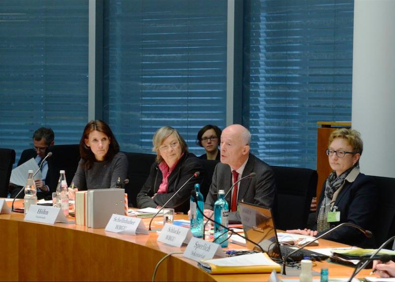 Sitzung des Umweltausschusses des Bundestags, hier mit Vorsitzender Bärbel Höhn (Bündnis 90/Die Grünen, 3.v.l.)