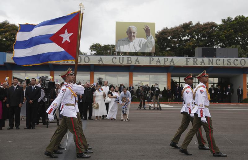 Empfang für den Papst am Internationalen Flughafen José Martí in Havanna