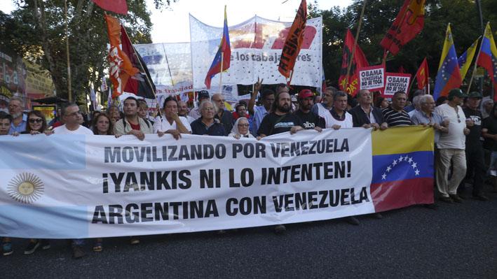 In zahlreichen Ländern Lateinamerikas finden Proteste gegen die Maßnahmen der USA gegen Venezuela statt, hier in Argentinien