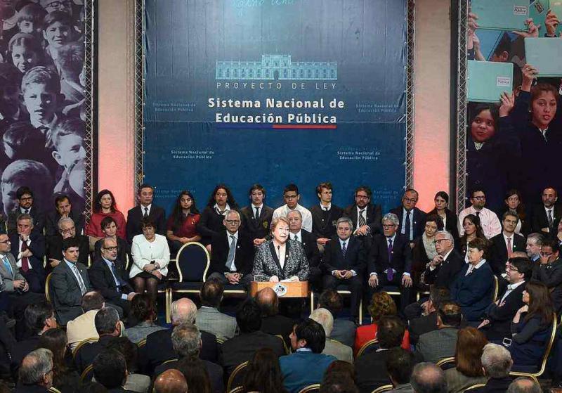 Präsidentin Bachelet versichert, dass der Gesetzentwurf zur Zentralisierung des Schulsystems zu mehr Gleichheit und einer verbesserten Qualität im Bildungssystem beitragen wird