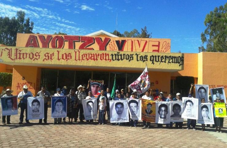 Protestaktion der Angehörigen der verschwundenen Lehramtsstudenten aus Ayotzinapa