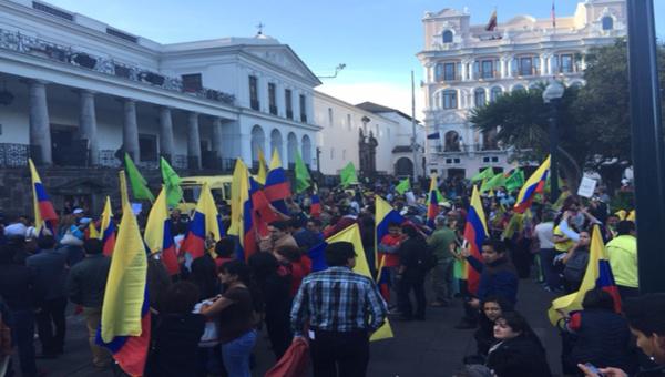 Regierungsanhänger haben ihre Unterstützung für Correa kundgetan