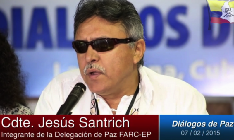 FARC-Kommandant Jesús Santrich verlas das Kommuniqué vor Medienvertretern in Havanna