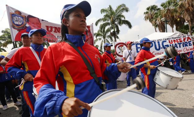 Mit Musik und Reden feierten Regierungsanhänger den "Marsch für die Jugend und den Frieden"