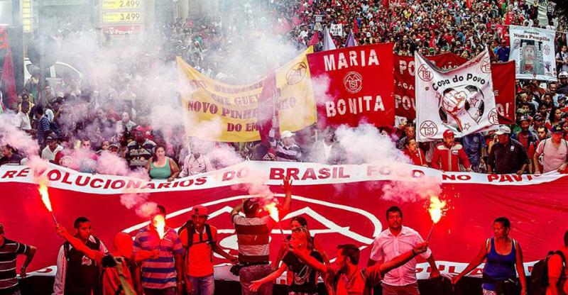 MTST auf der Demonstration gegen die Amtsenthebung in São Paulo