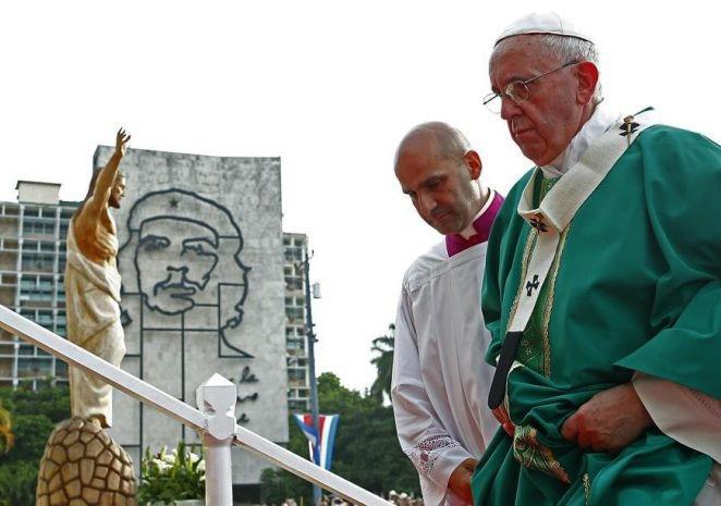 Papst Franziskus auf dem Platz der Revolution in Havanna