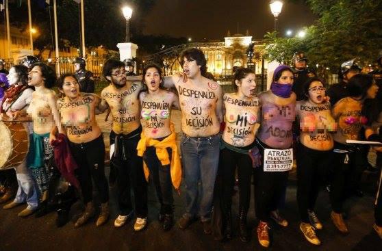 Proteste vor dem Parlament in Lima am Mittwoch