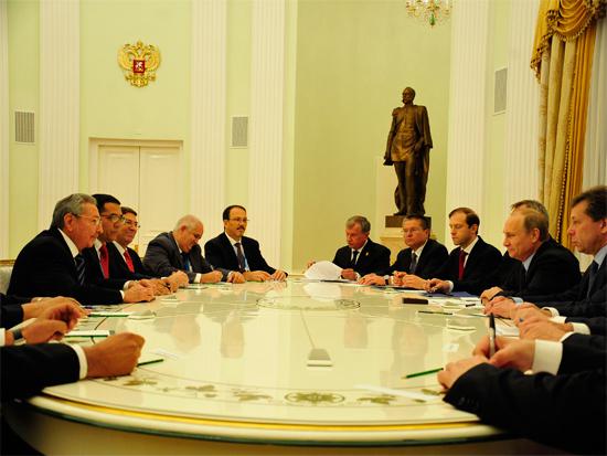 Delegationen beider Länder trafen unter Leitung der Präsidenten Castro und Putin im Kreml zusammen