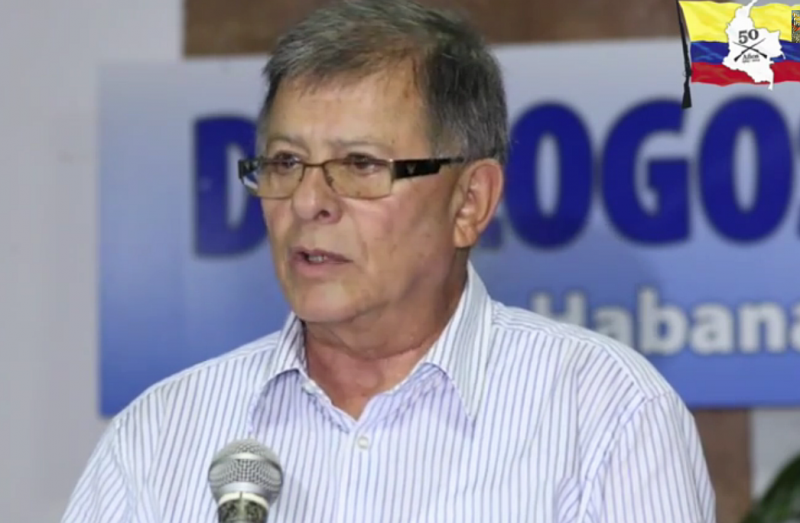 FARC-Kommandant Ricardo Téllez vor Medienvertretern am Dienstag: "Guerilleros üben Recht auf Rebellion aus"