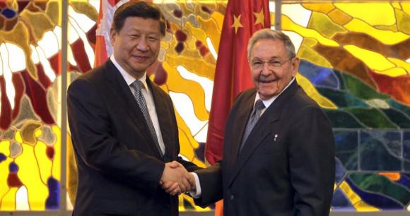 Die Präsidenten Chinas und Kubas, Xi Jinping und Raúl Castro bei ihrem Zusammentreffen in Havanna im Juli 2014