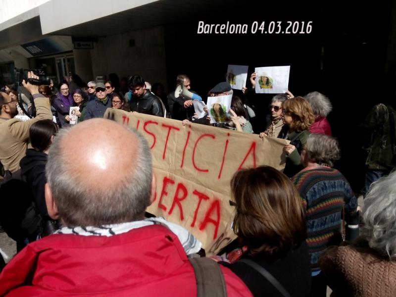 Aktivisten in Barcelona, Spanien, gedenken der Ermordeten