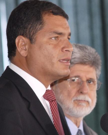 Ecuadors Präsident Rafael Correa, hier mit dem ehemaligen Außenminister von Brasilien, Celso Amorim