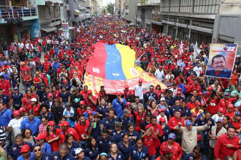 Großdemonstration in Venezuelas Haupstadt zur Unterstützung der Regierung Maduro am 17.Oktober. Aufgerufen hatte die PSUV