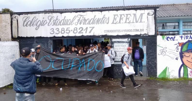 Eine von über 1.000 besetzten Schulen in Brasilien