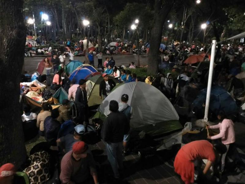 Lehrer bei ihrer Mahnwache im Park La Ciudadela in Mexiko-Stadt