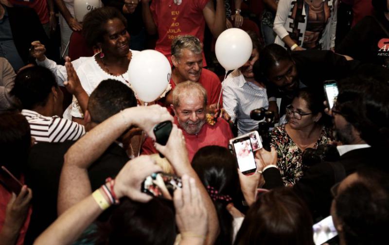 Lula bei der Auftaktveranstaltung zur Kampagne "Ein gerechtes Brasilien für alle und für Lula" in São Paulo am 10. November
